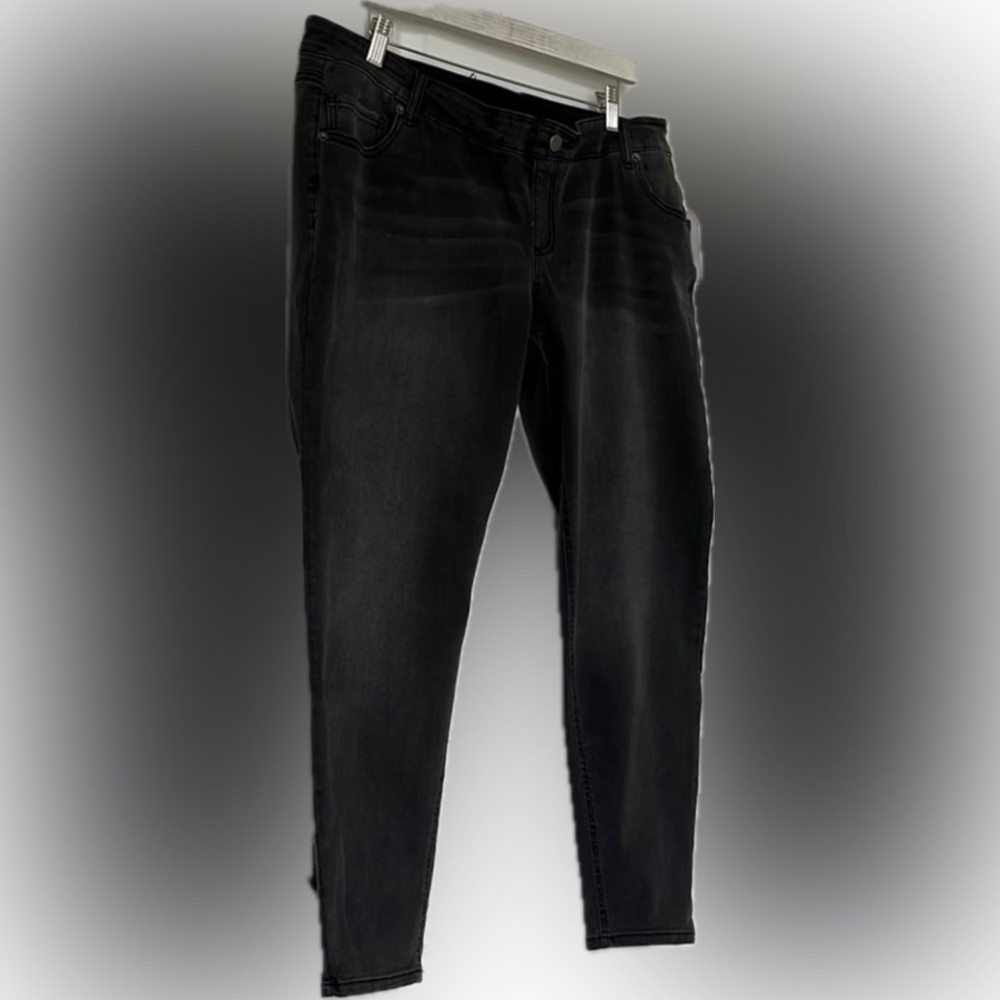 NWT Maternity Jeans